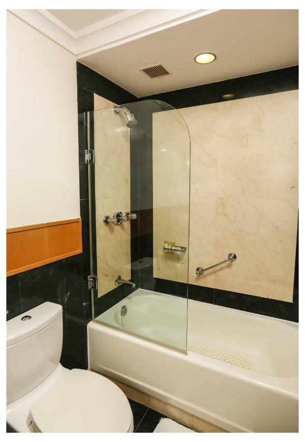 Premier Room King Bed